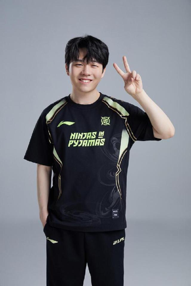  Rookie在巴塞罗那比赛中势不可挡，战术调整引发热议！-开云入口注册