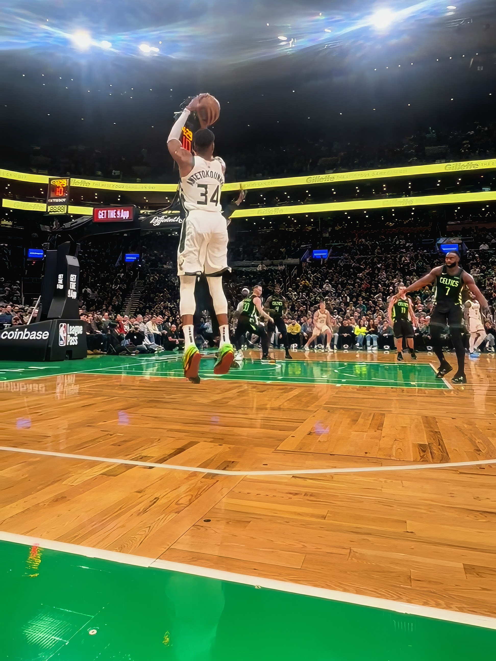 关于字母哥迎来十赛季高光表现，IG球迷沸腾！的信息-开云正规平台